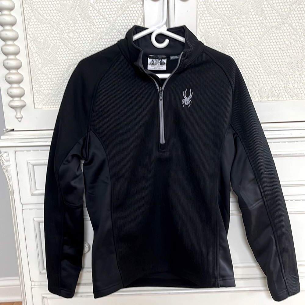Mens medium 3/4 zip Spyder pull over in black.